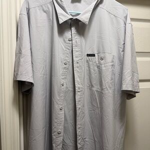 Columbia Men’s Short-Sleeve Button-Down Shirt — Light Gray